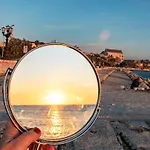 Bed and breakfast 162