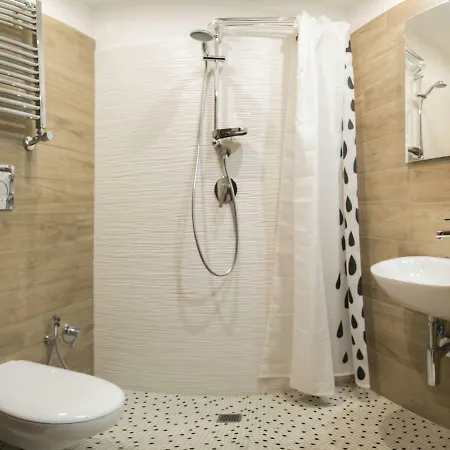 162 فندق مبيت وإفطار 3*